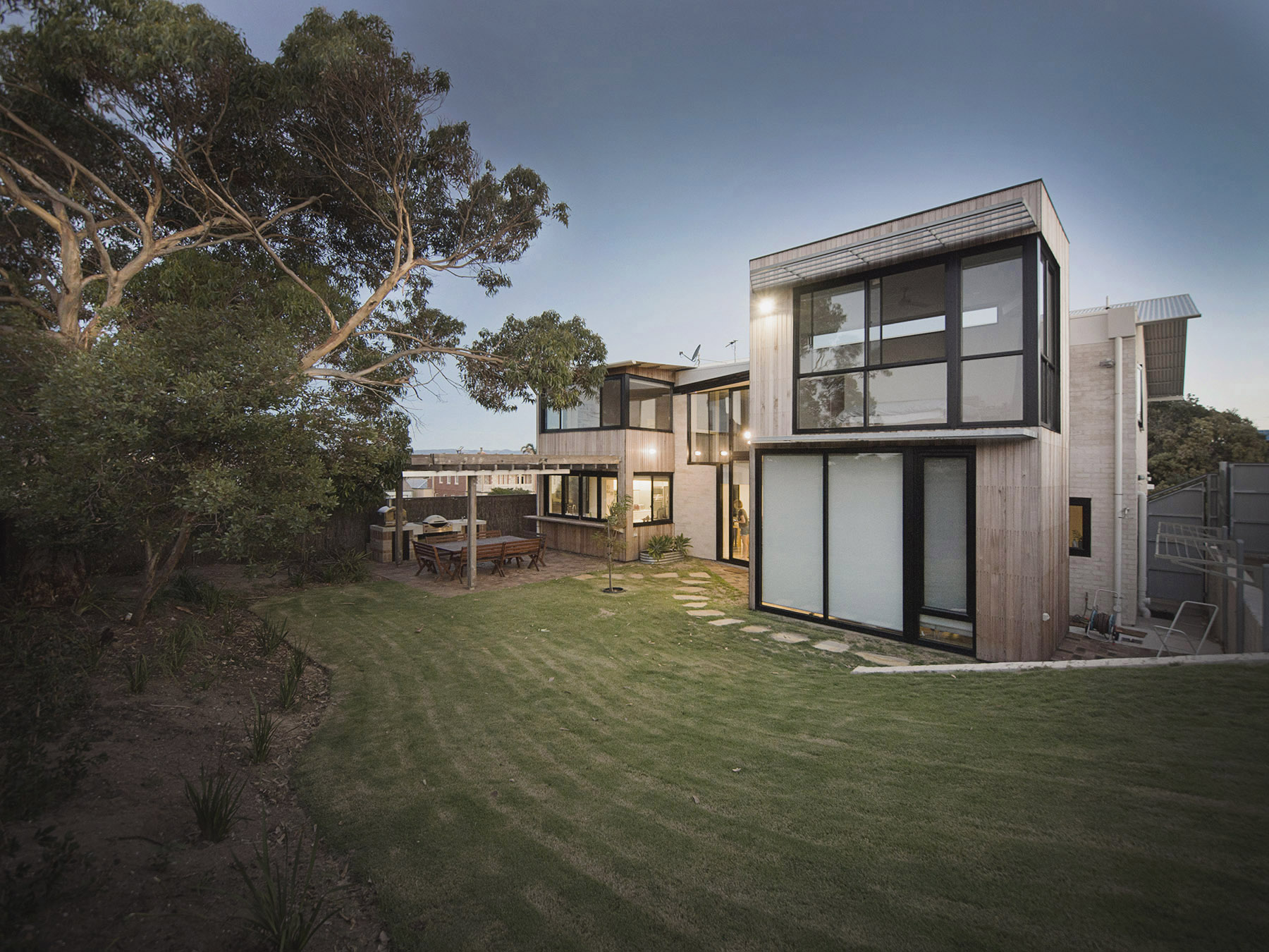 Contemporary home with timber cladding